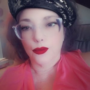 Meet your Posher, Teresa